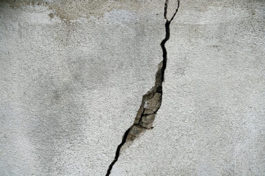 crack wall concrete