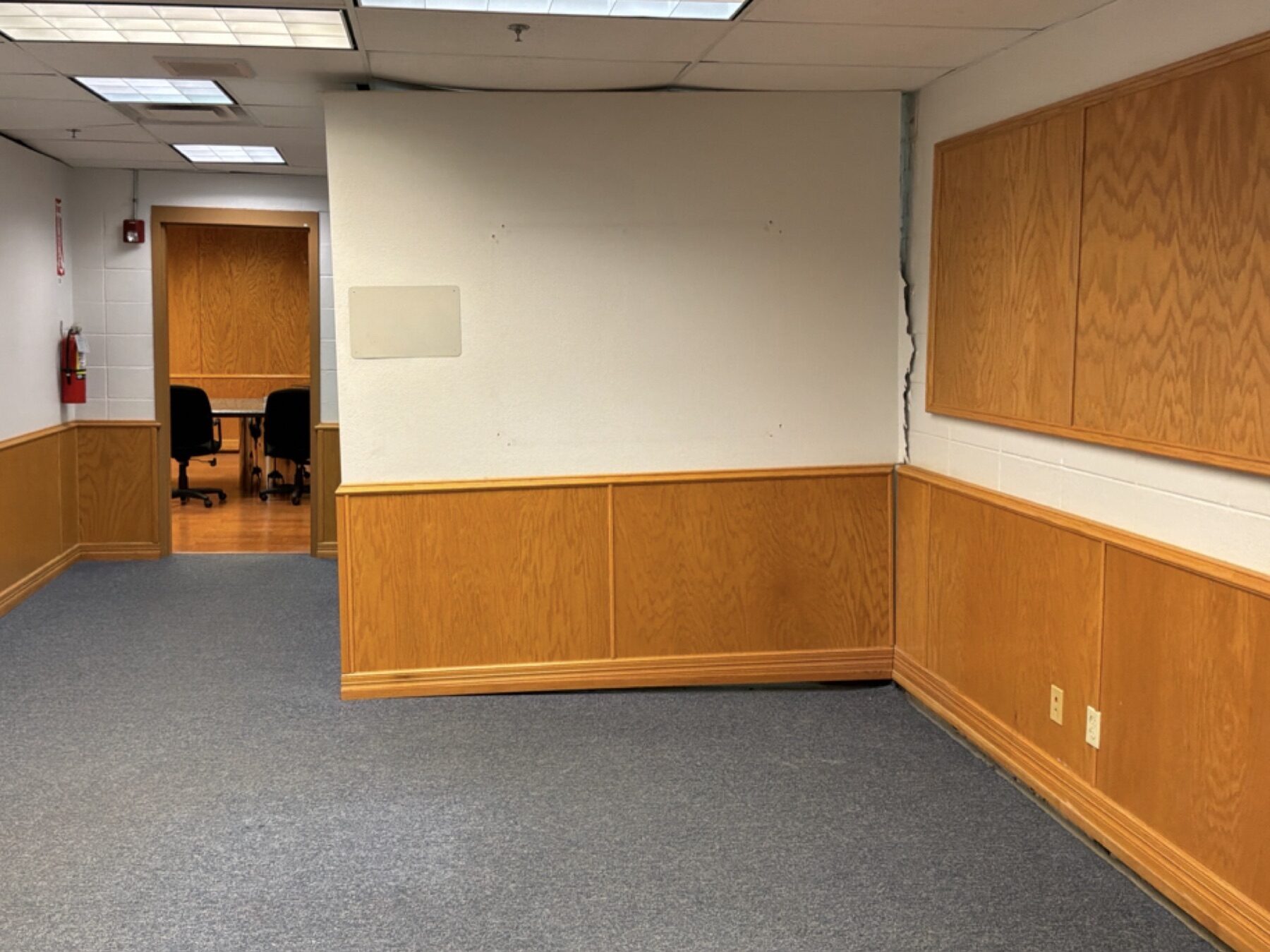 Walls separating from the drop ceiling